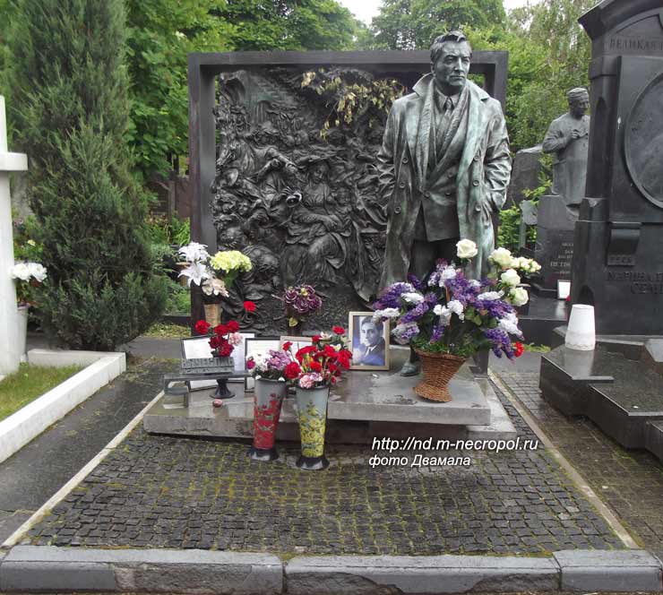 могила В.В. Тихонова, фото Двамала, вариант 11.6.2018 г.